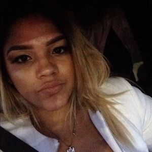 Meet your Posher, Emely